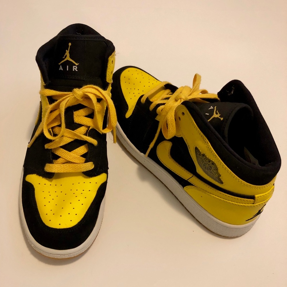 Black & Yellow Air Jordan I